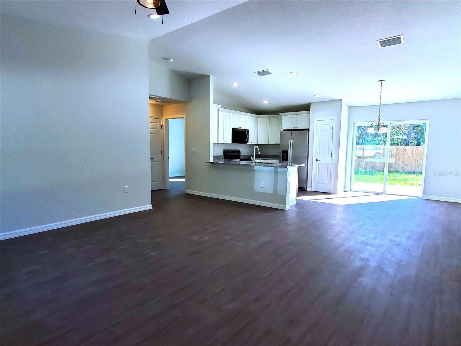 Single Family Residence at 15 FISHER WAY PL, OCKLAWAHA, photo 6 of 20