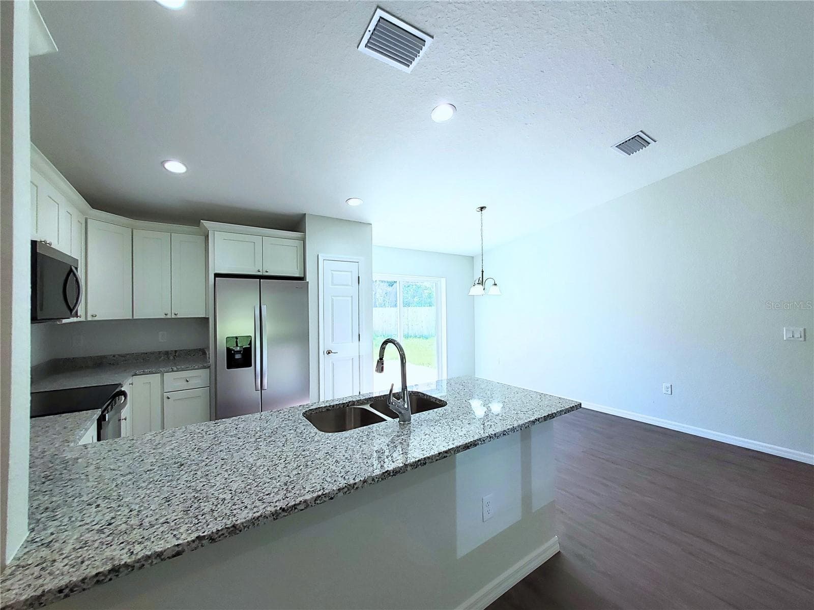 Single Family Residence at 15 FISHER WAY PL, OCKLAWAHA, photo 9 of 20
