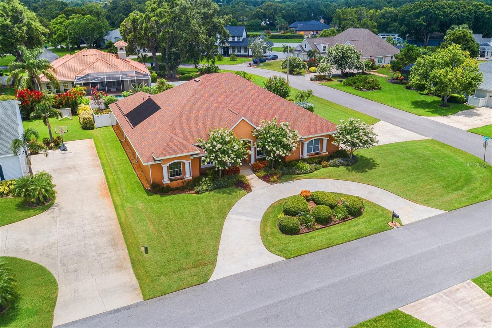 Single Family Residence at 328 HAMILTON SHORES DR NE, WINTER HAVEN, photo 3 of 81