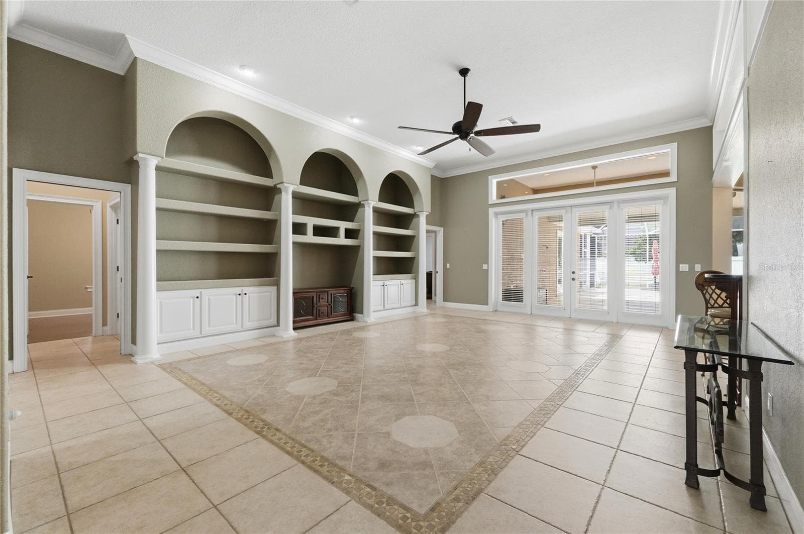 Single Family Residence at 328 HAMILTON SHORES DR NE, WINTER HAVEN, photo 9 of 81