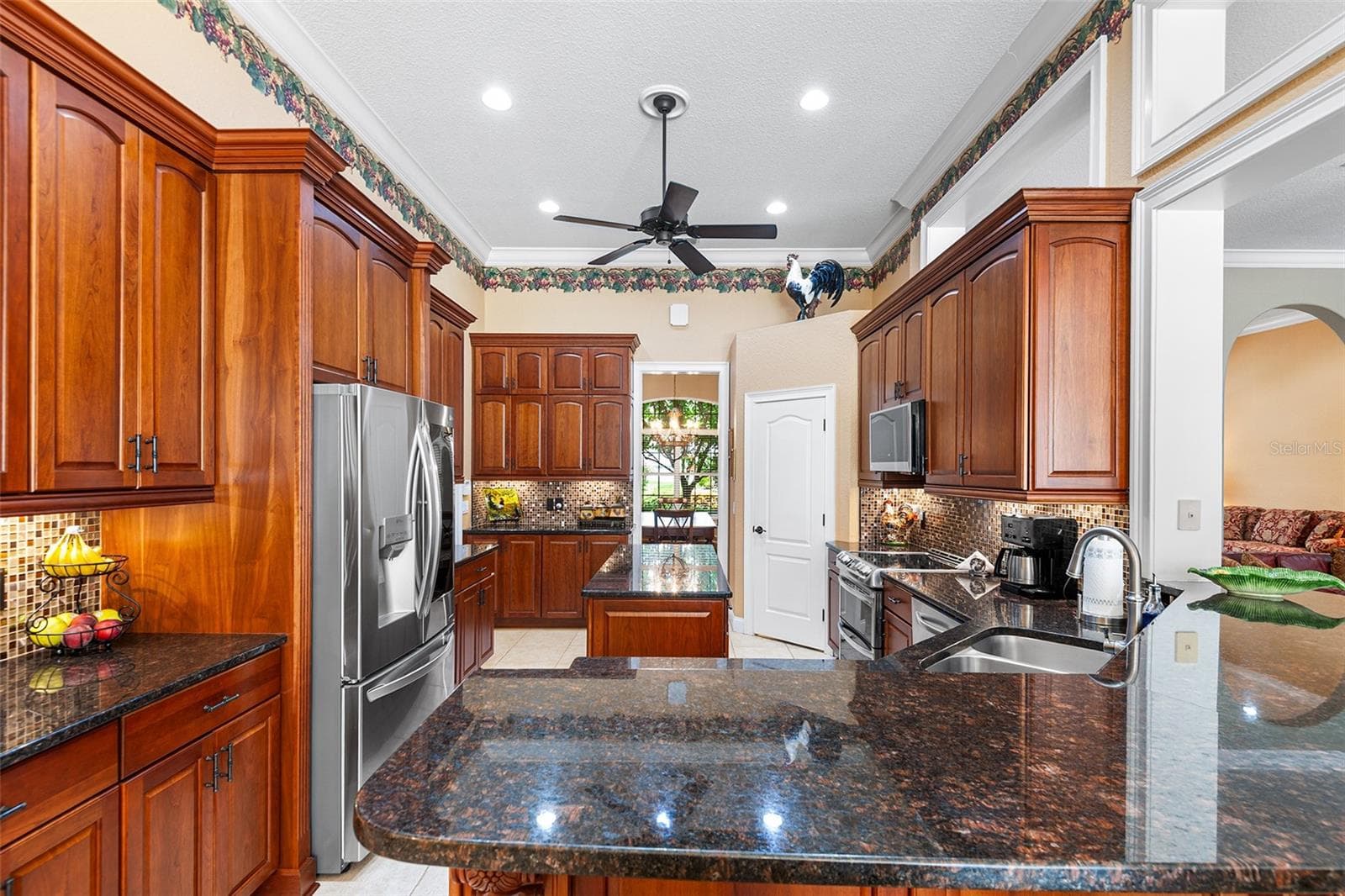 Single Family Residence at 328 HAMILTON SHORES DR NE, WINTER HAVEN, photo 15 of 81