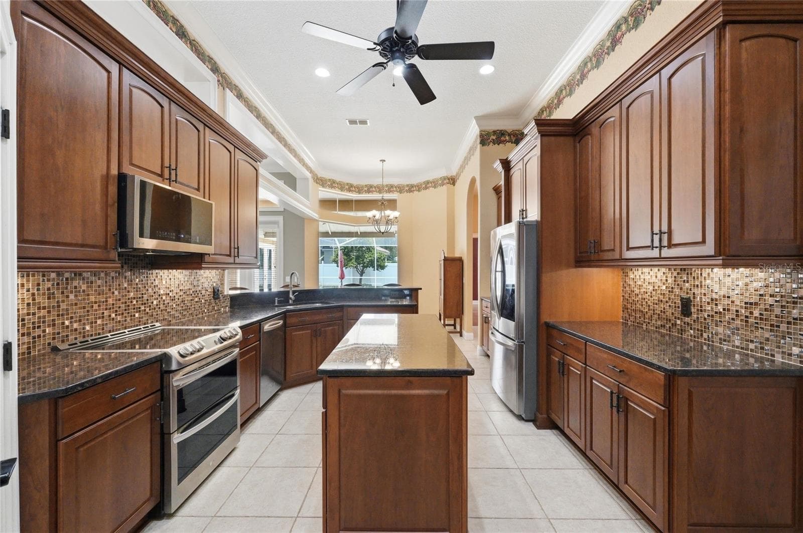 Single Family Residence at 328 HAMILTON SHORES DR NE, WINTER HAVEN, photo 16 of 81