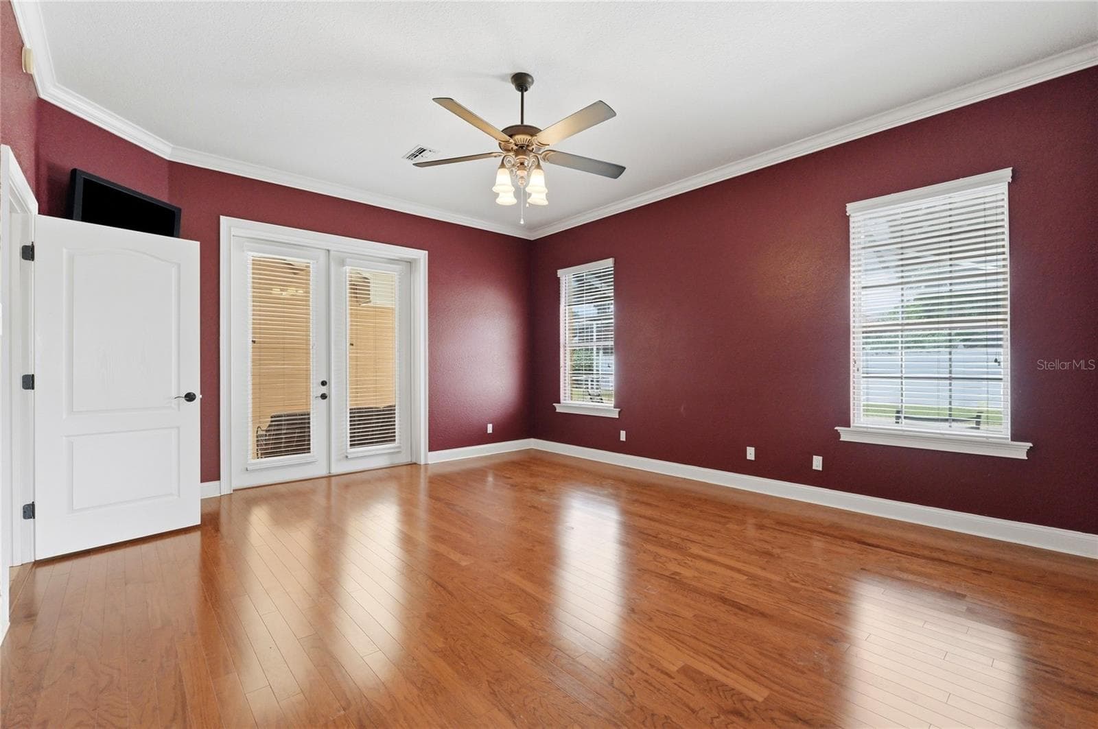 Single Family Residence at 328 HAMILTON SHORES DR NE, WINTER HAVEN, photo 29 of 81