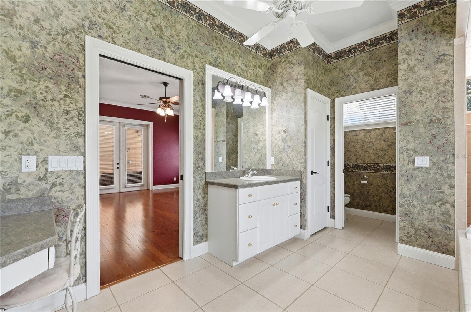 Single Family Residence at 328 HAMILTON SHORES DR NE, WINTER HAVEN, photo 36 of 81