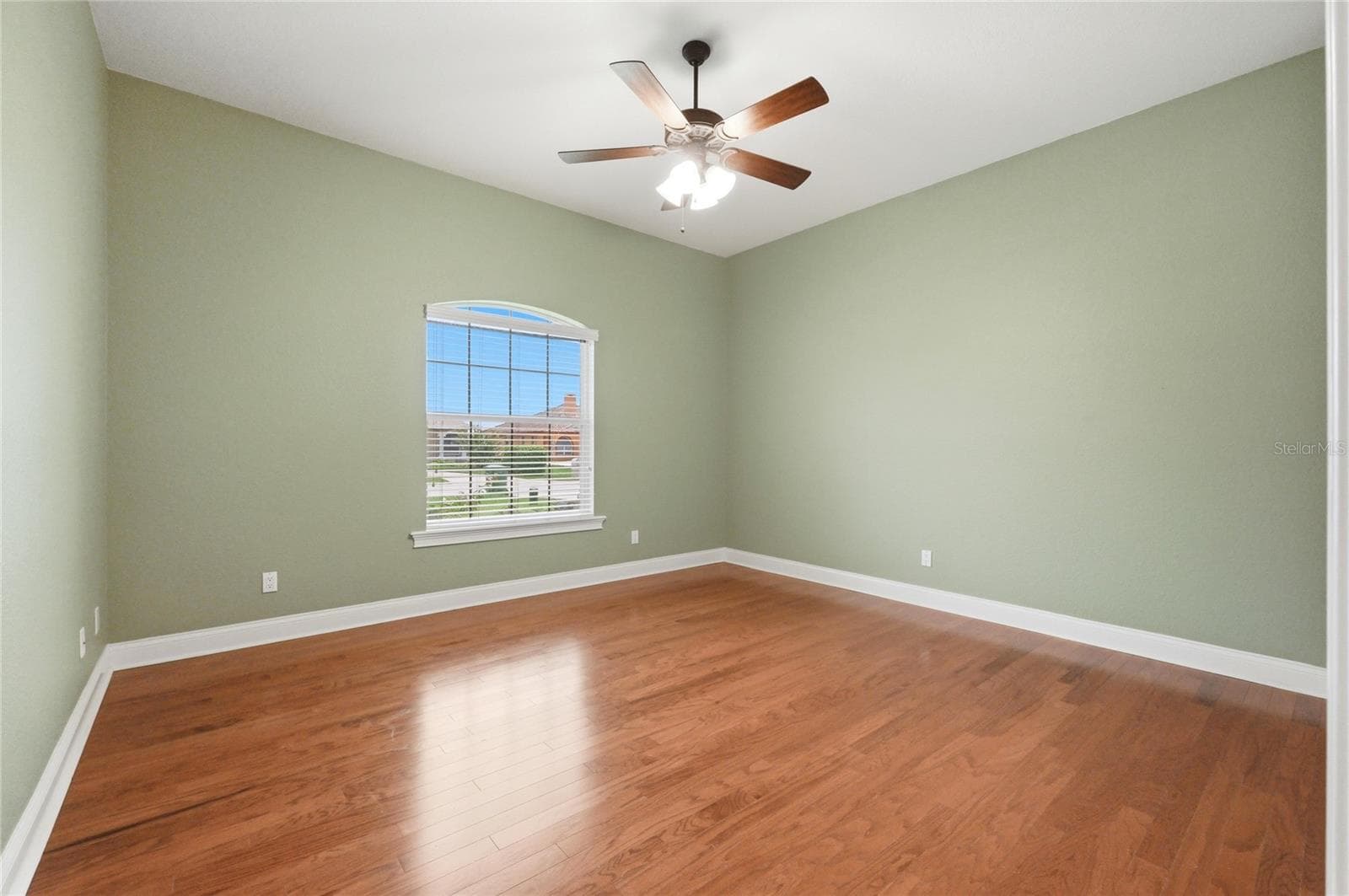 Single Family Residence at 328 HAMILTON SHORES DR NE, WINTER HAVEN, photo 48 of 81
