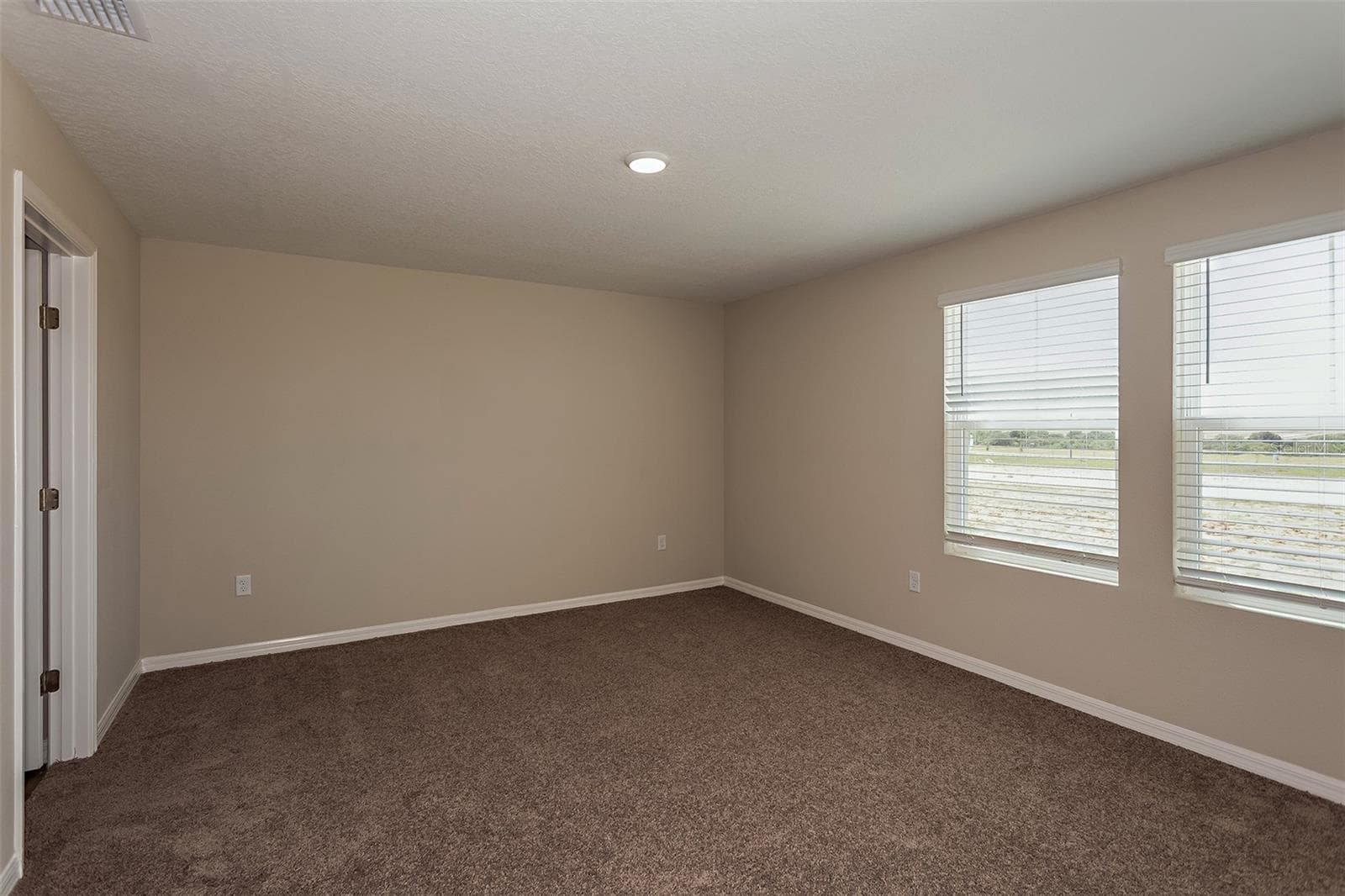 Single Family Residence at 5449 SAN PIETRO DR, WINTER HAVEN, photo 4 of 28
