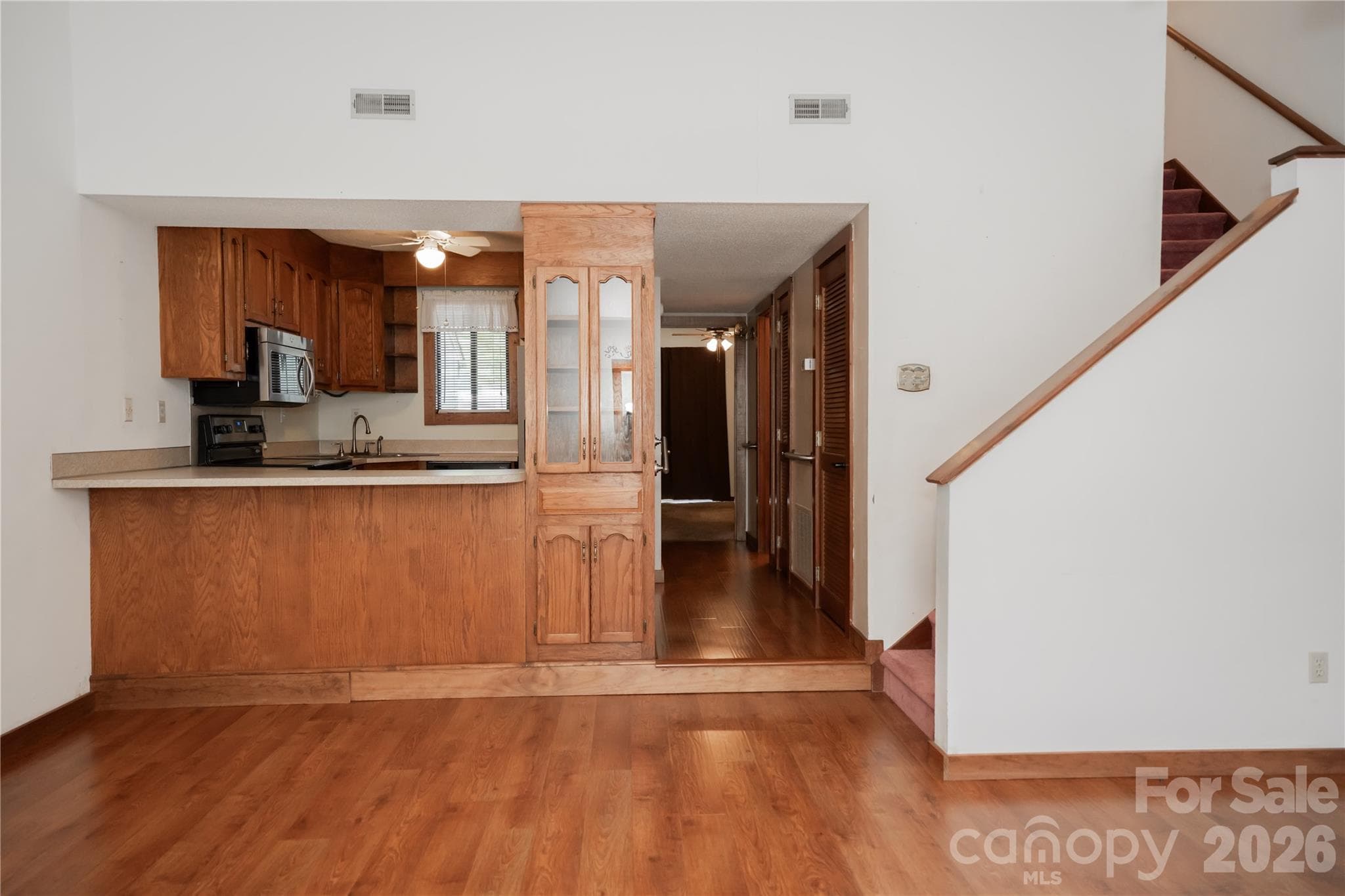 Townhouse at 100 Willow Run Drive, Gastonia, photo 5 of 15