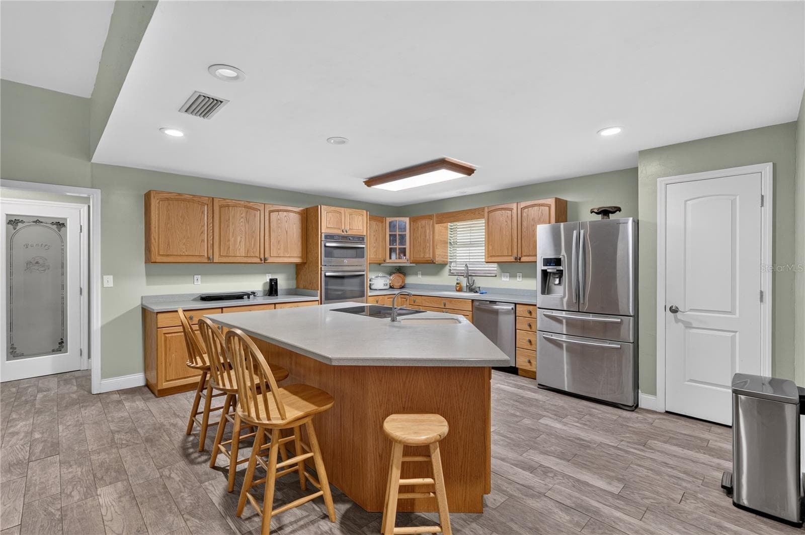 spacious kitchen - 2039 SW STATE ROAD 26, TRENTON