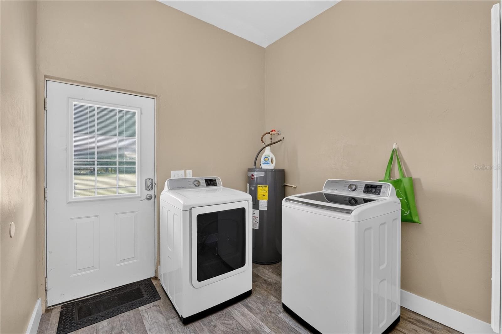 laundry - 2039 SW STATE ROAD 26, TRENTON