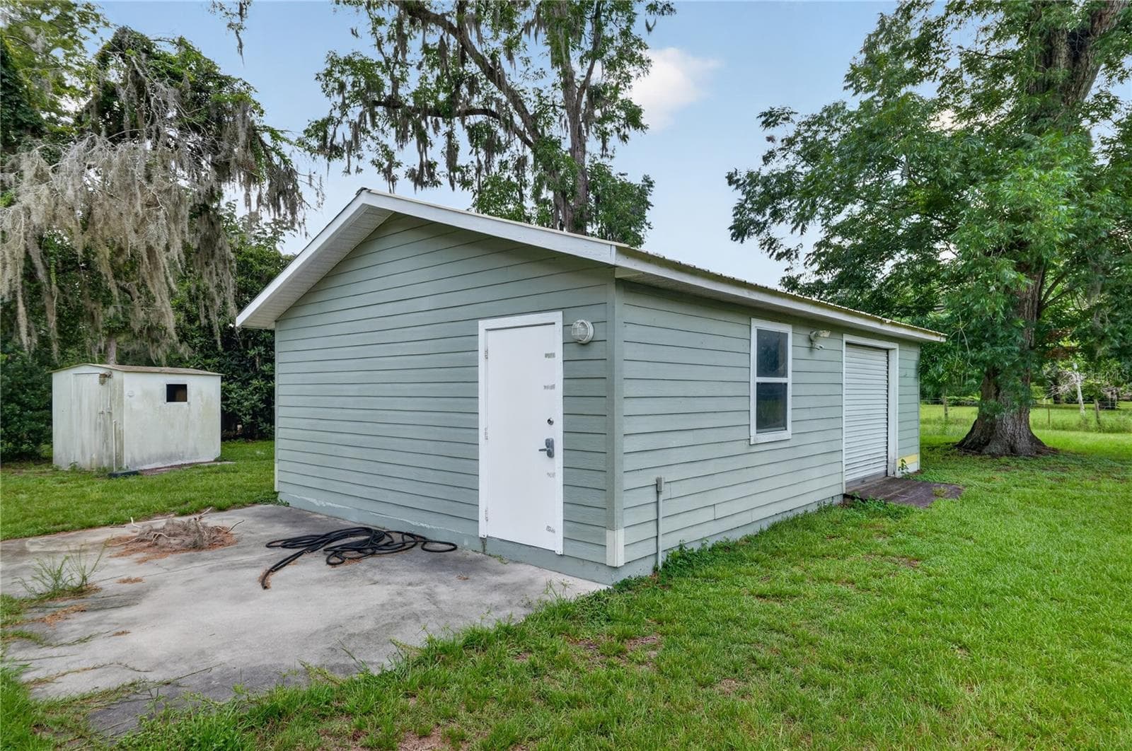 storage shed - 2039 SW STATE ROAD 26, TRENTON