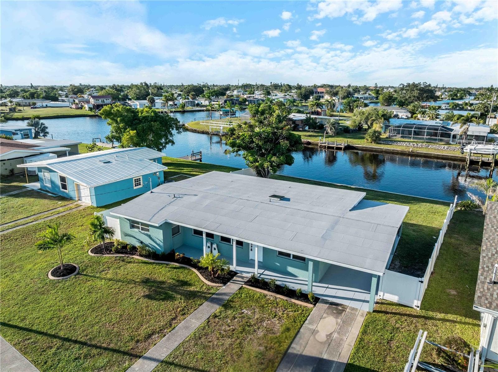 581 LINDLEY TER