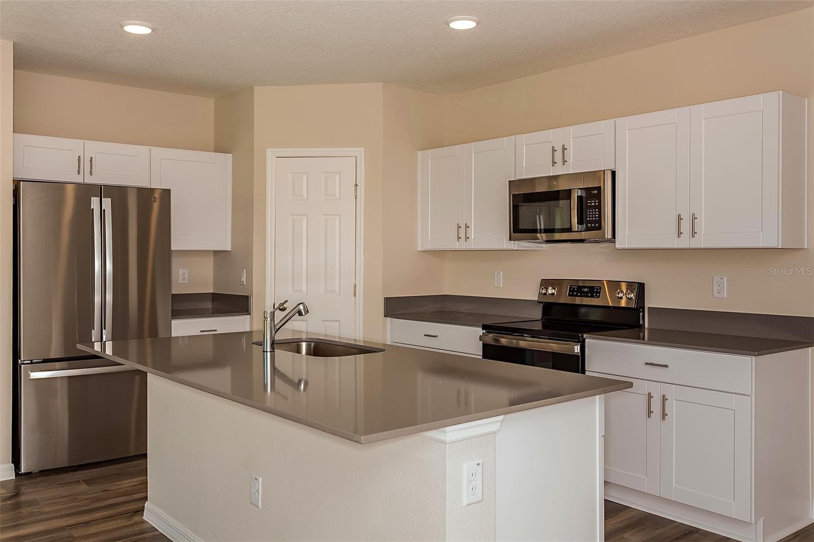 Single Family Residence at 5394 SAN PIETRO DR, WINTER HAVEN, photo 2 of 28