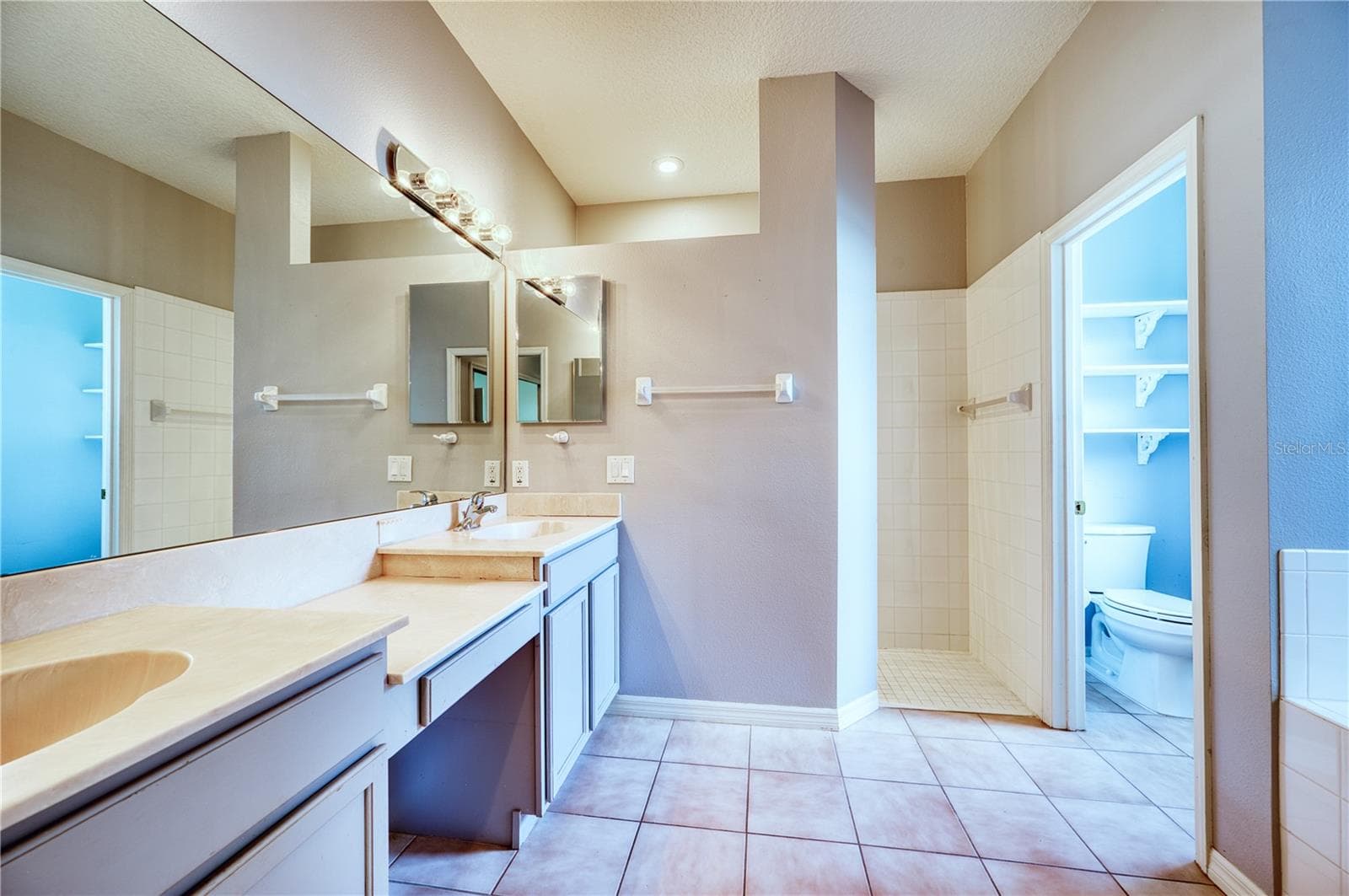 Single Family Residence at 4252 MACKAY FALLS TER, SARASOTA, photo 18 of 31