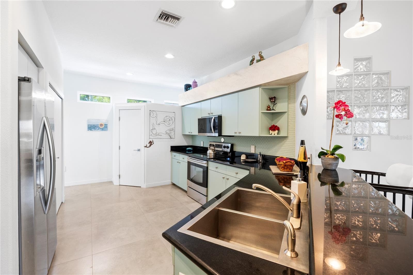 Single Family Residence at 412 TREASURE BOAT WAY, SARASOTA, photo 18 of 84
