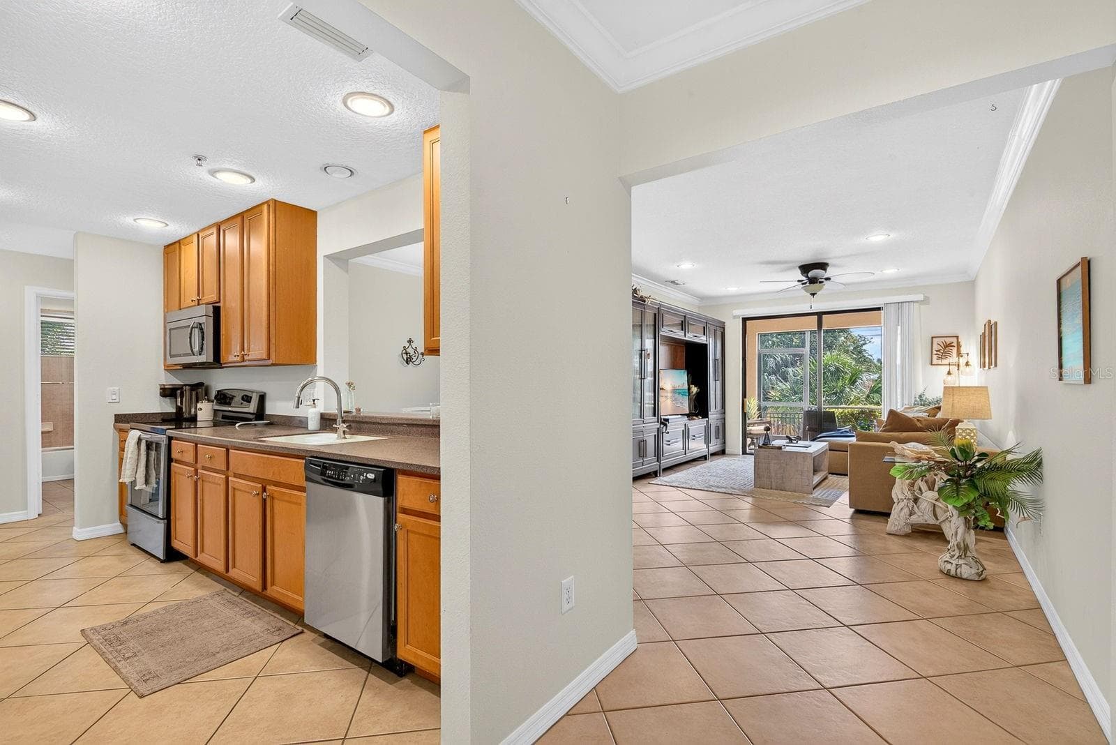 Condominium at 7228 HAMILTON RD #7228, BRADENTON, photo 8 of 71