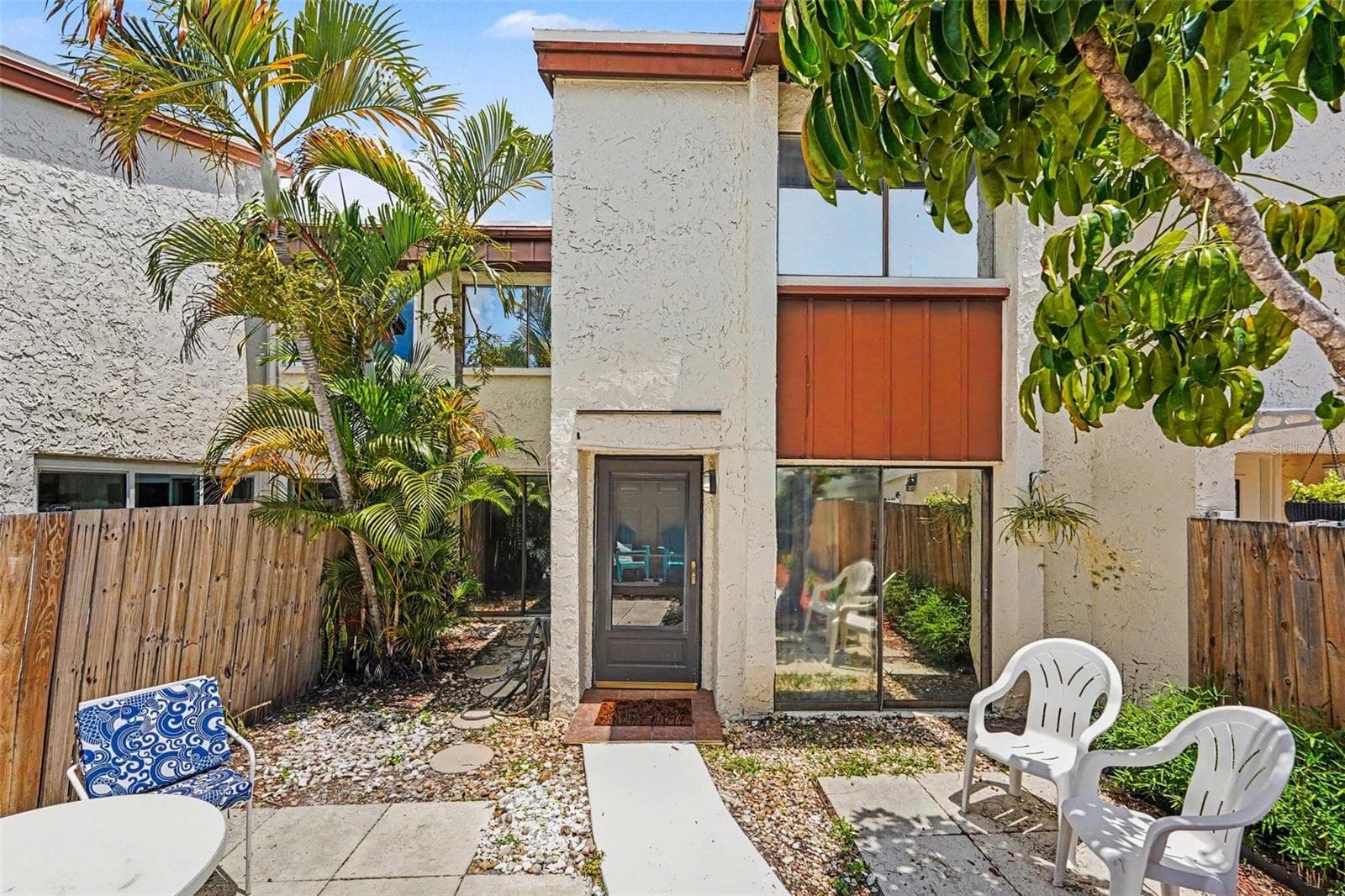 Townhouse at 2095 SUNSET POINT RD #1904, CLEARWATER, photo 2 of 15