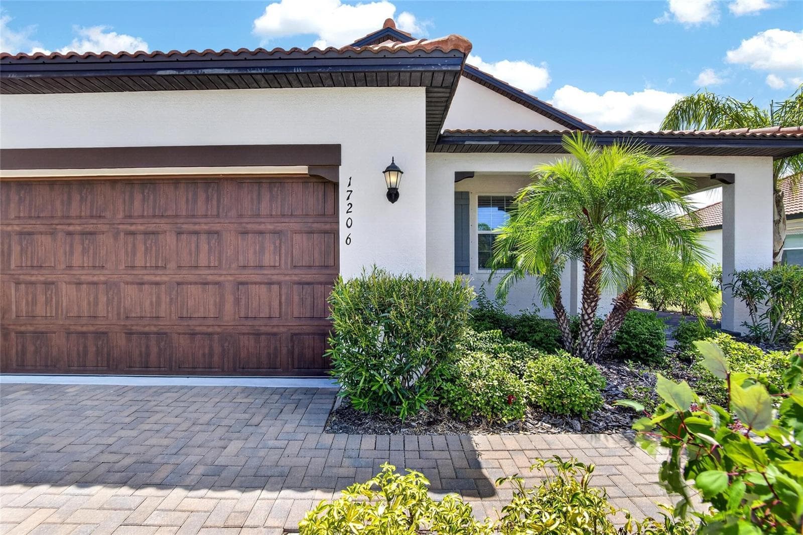 Single Family Residence at 17206 STAR BANKS ST, WIMAUMA, photo 6 of 47