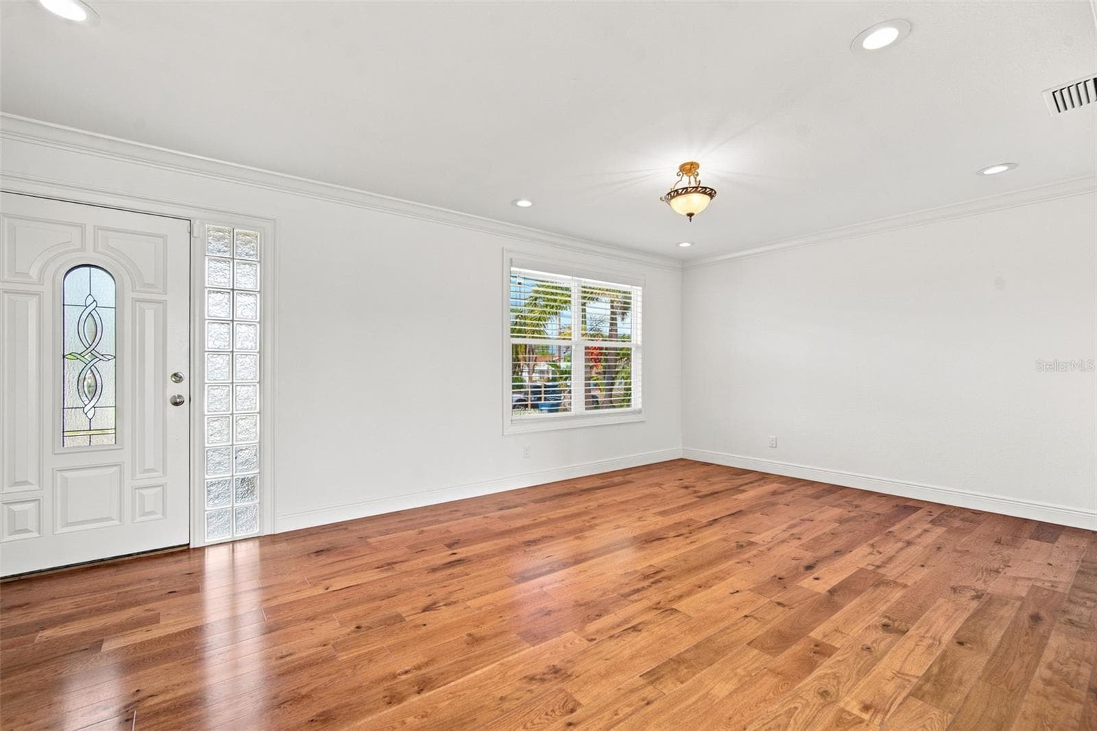 Single Family Residence at 13155 BOCA CIEGA AVE, MADEIRA BEACH, photo 10 of 73