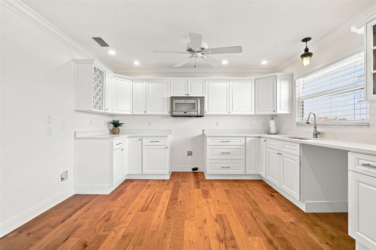Single Family Residence at 13155 BOCA CIEGA AVE, MADEIRA BEACH, photo 12 of 73