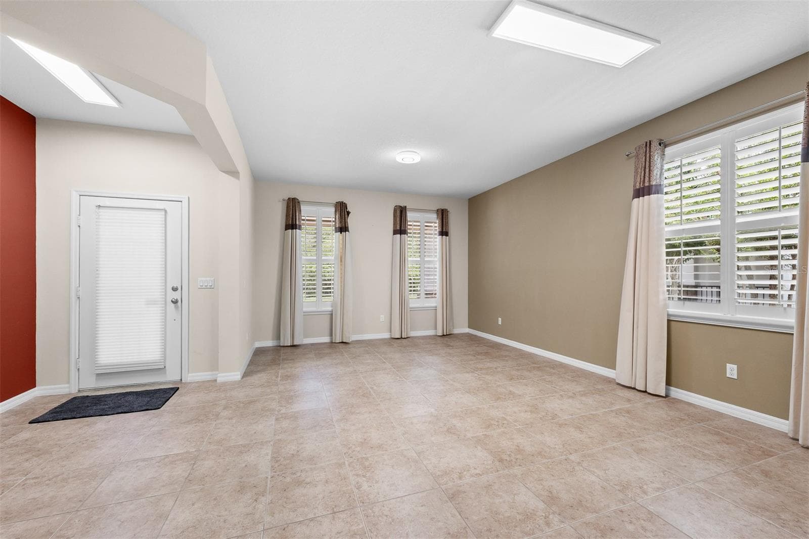 Single Family Residence at 1465 BALSAM WILLOW TRL, ORLANDO, photo 15 of 57