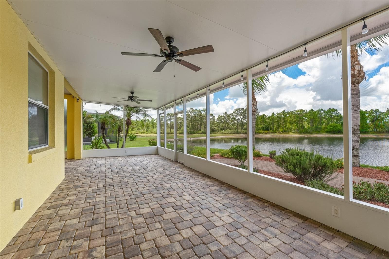 Single Family Residence at 1465 BALSAM WILLOW TRL, ORLANDO, photo 9 of 57