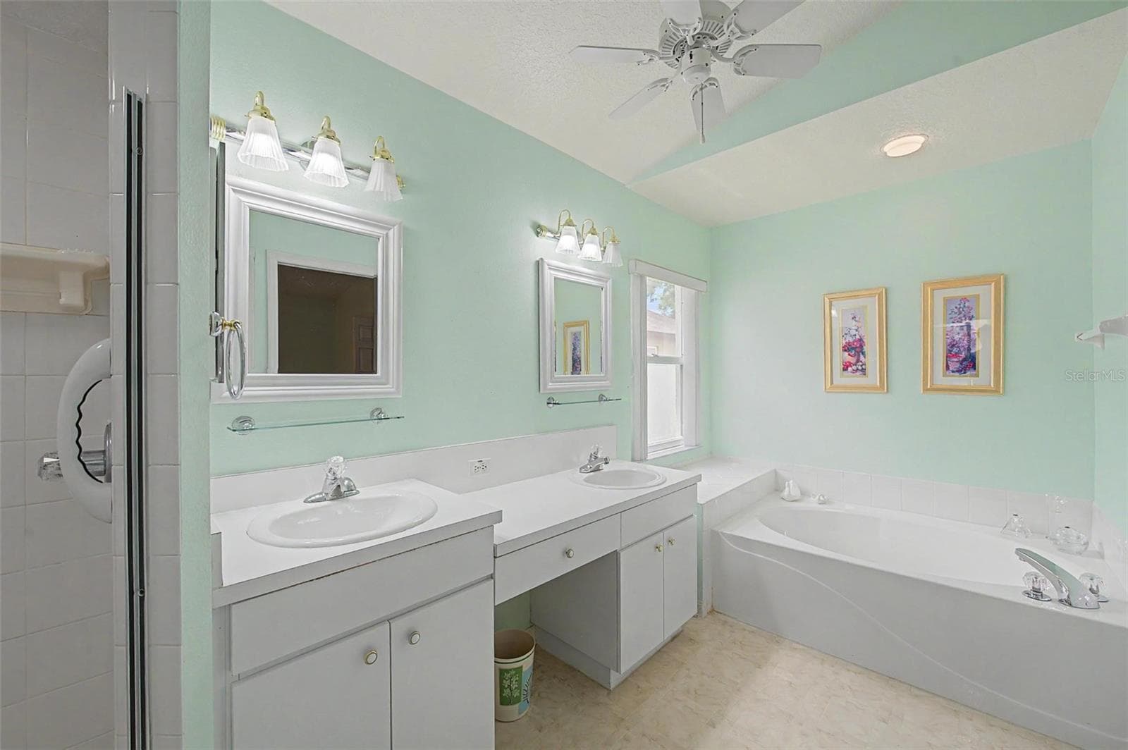 Single Family Residence at 29641 FOG HOLLOW DR, WESLEY CHAPEL, photo 19 of 47