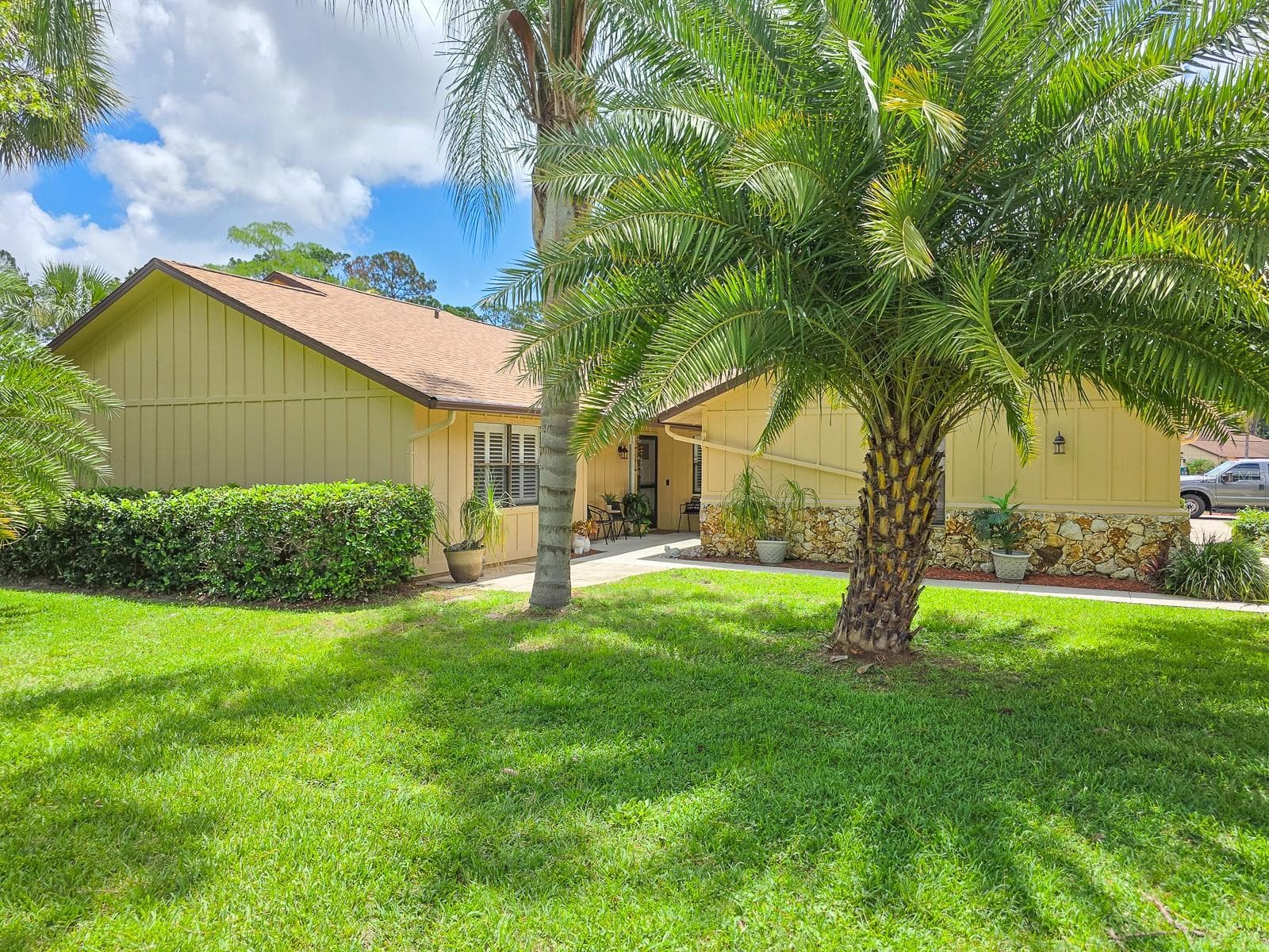 100 SEA PINES CIR