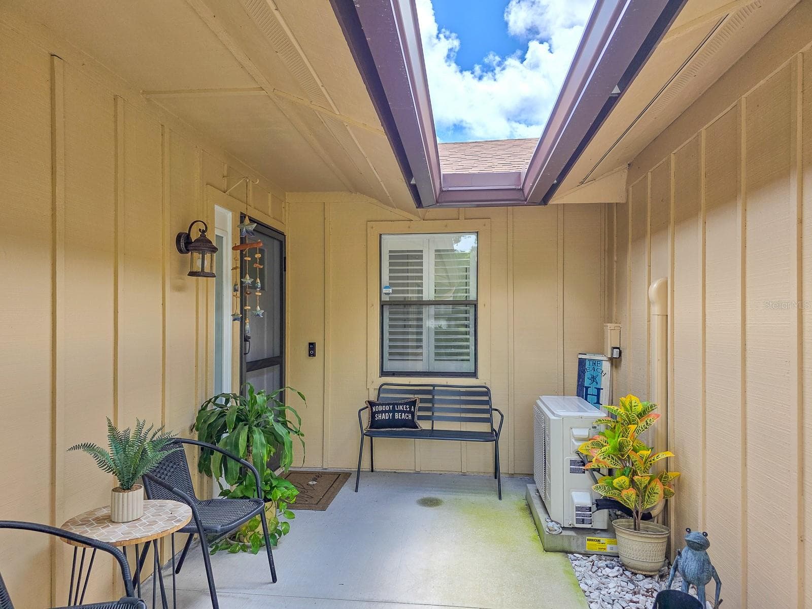 Courtyard entry - 100 SEA PINES CIR, DAYTONA BEACH