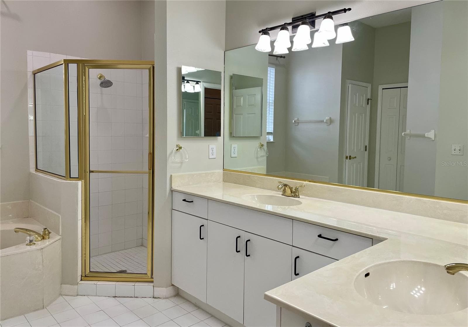 Primary bathroom - 6813 WINSLOW ST, SARASOTA