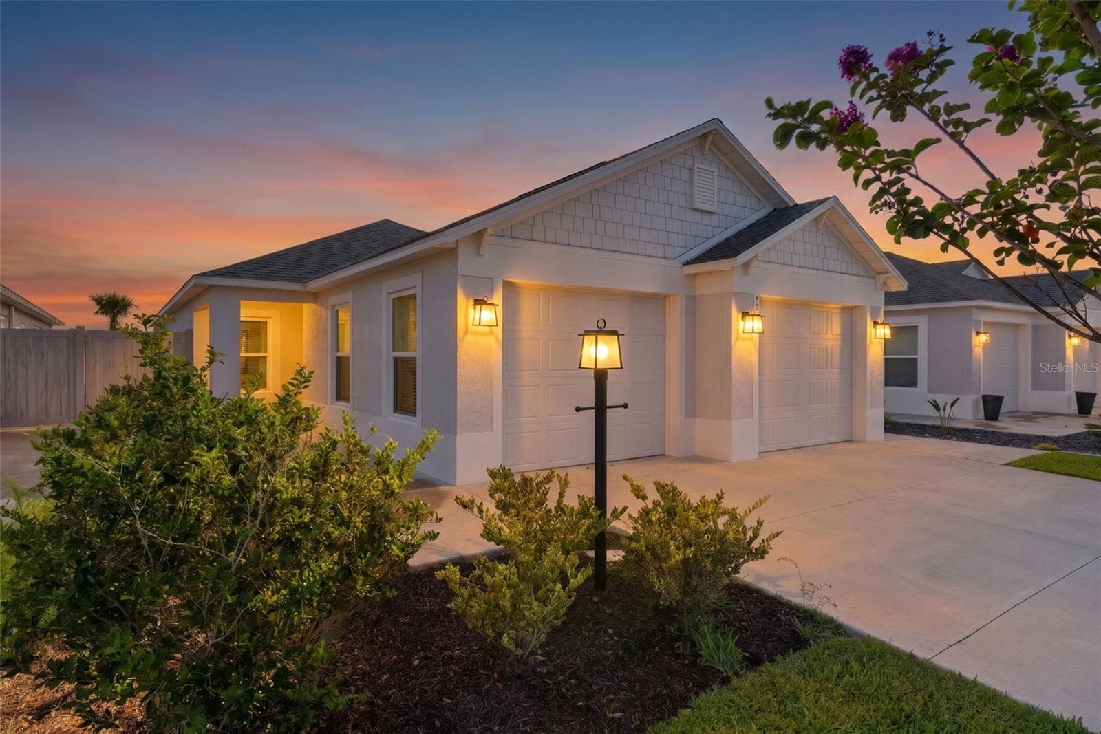 Villa at 1363 DARREN DR, THE VILLAGES, photo 2 of 60