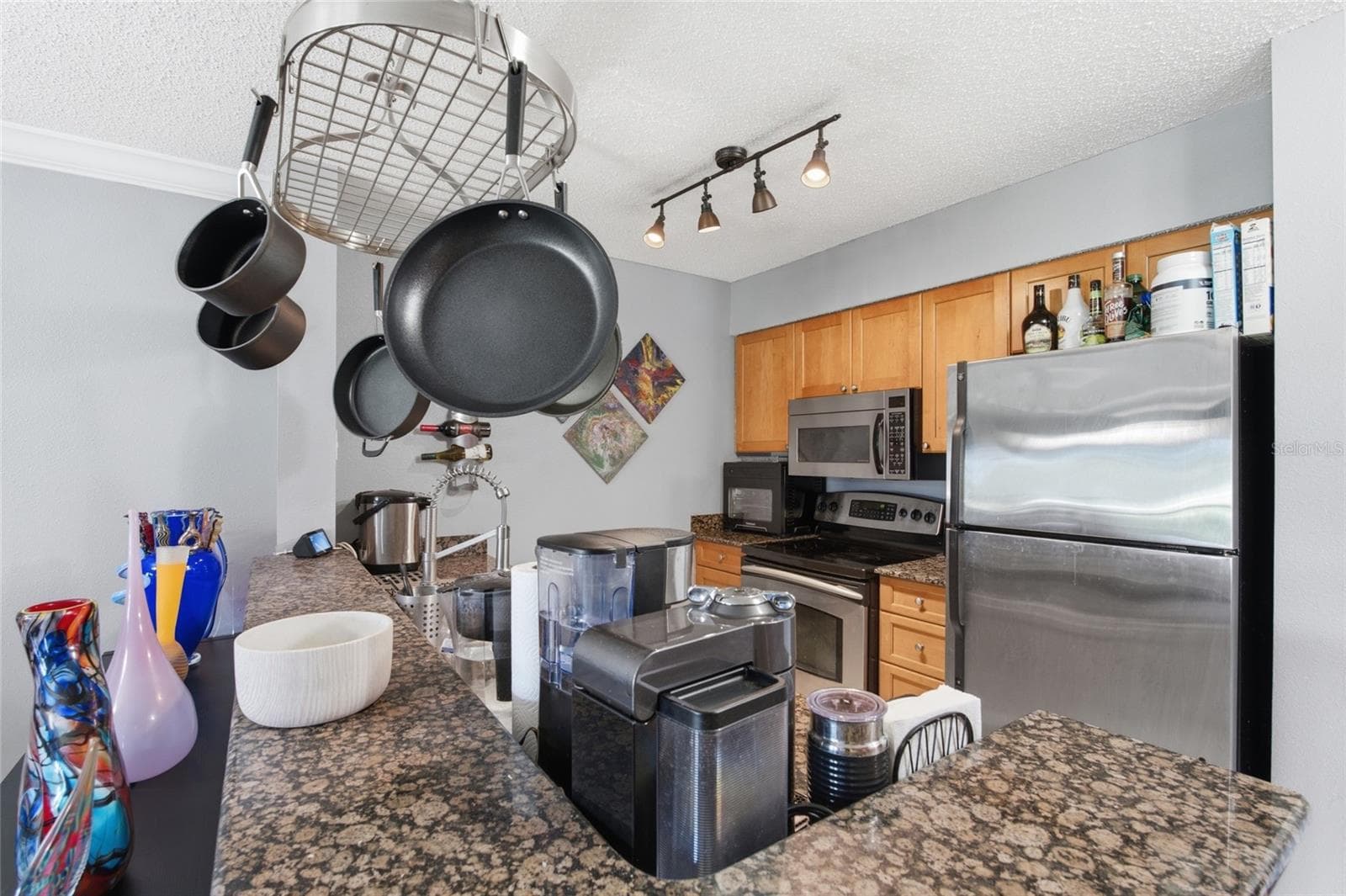 Kitchen - first floor - 2400 FEATHER SOUND DR #313, CLEARWATER