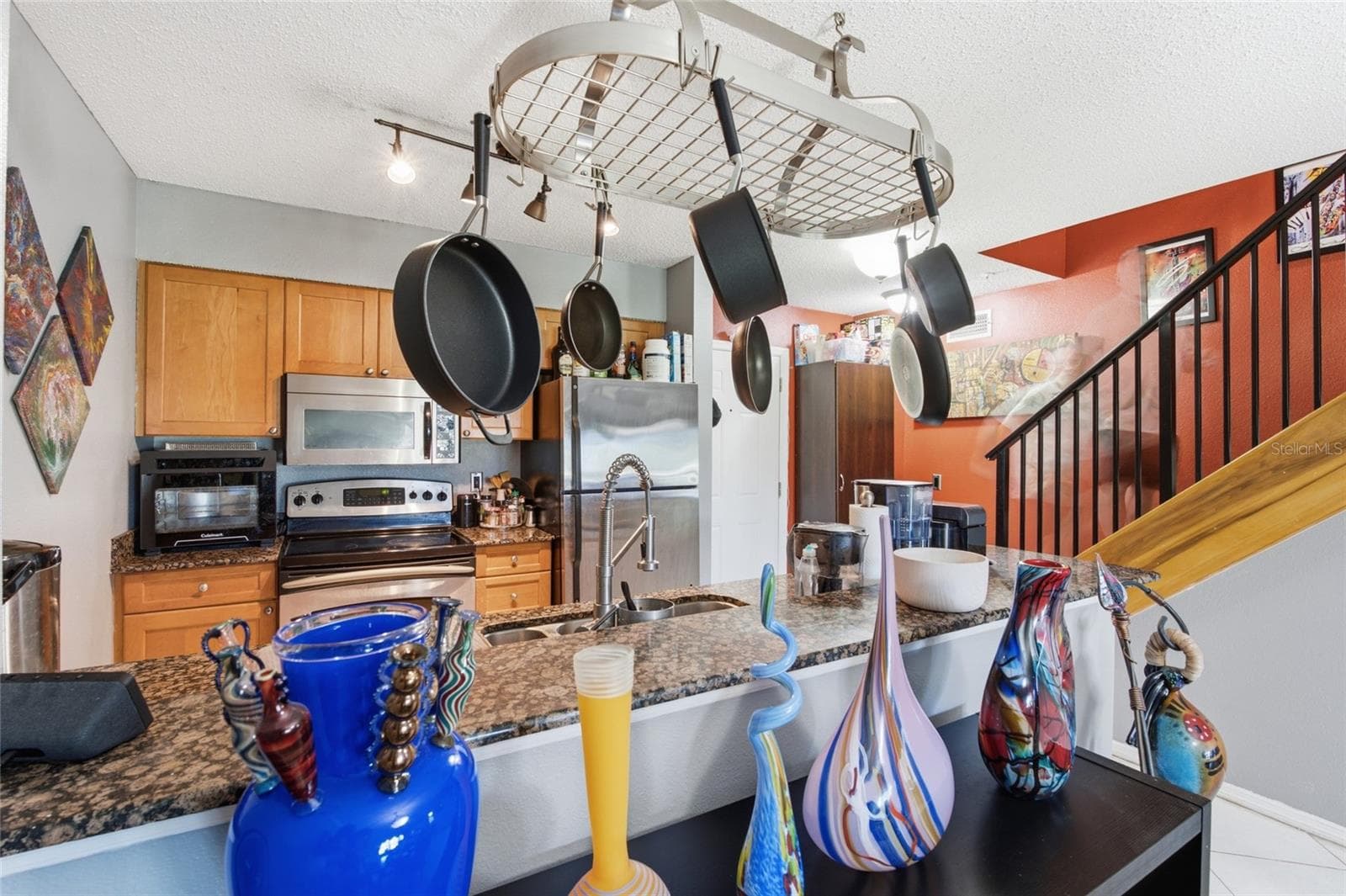 Kitchen - first floor - 2400 FEATHER SOUND DR #313, CLEARWATER
