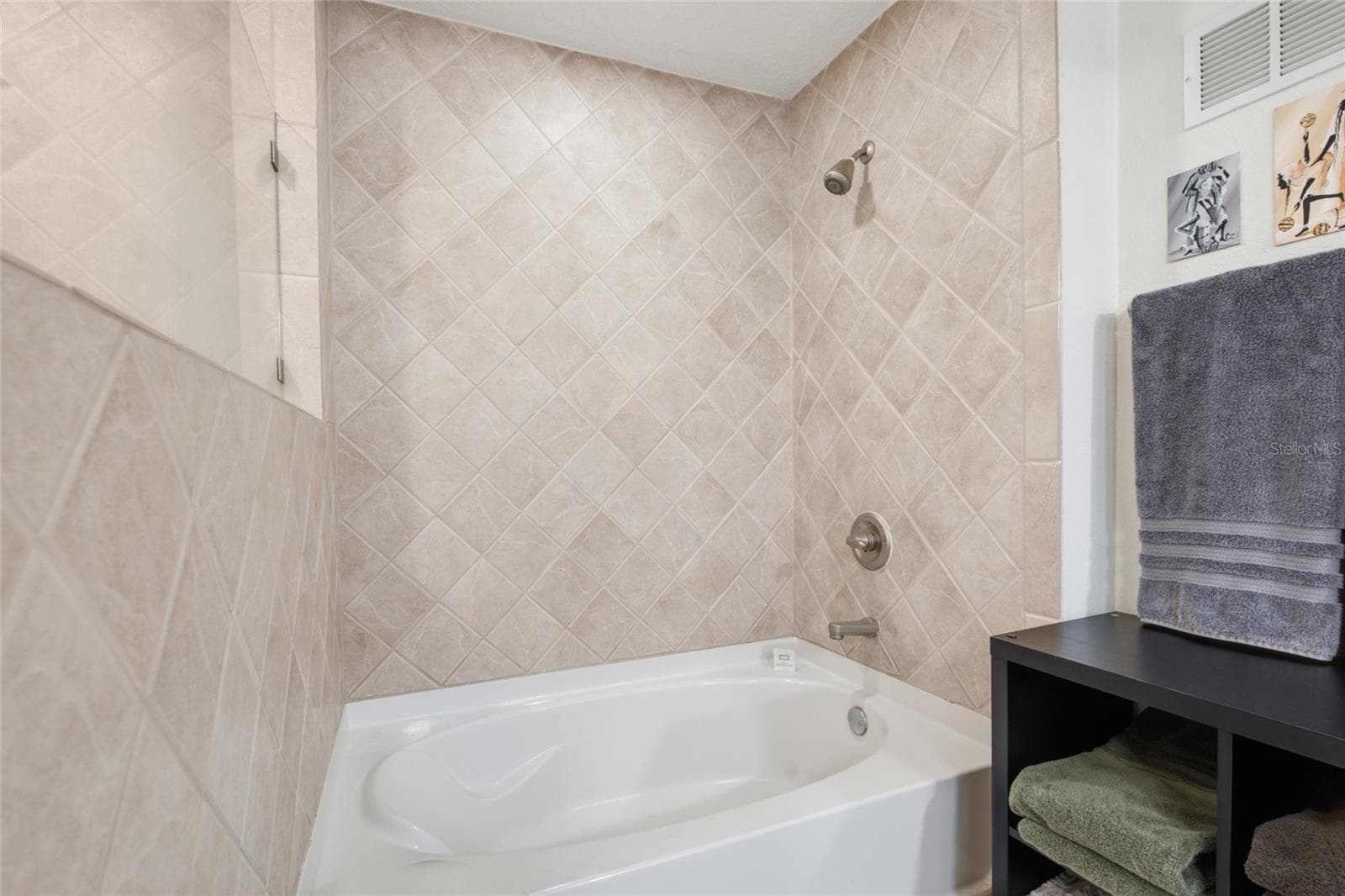 Primary ensuite - 2nd floor - 2400 FEATHER SOUND DR #313, CLEARWATER