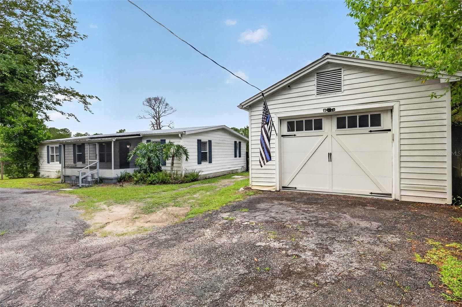Manufactured Home at 32439 HIGHLAND LAKES RD, DELAND, photo 2 of 34