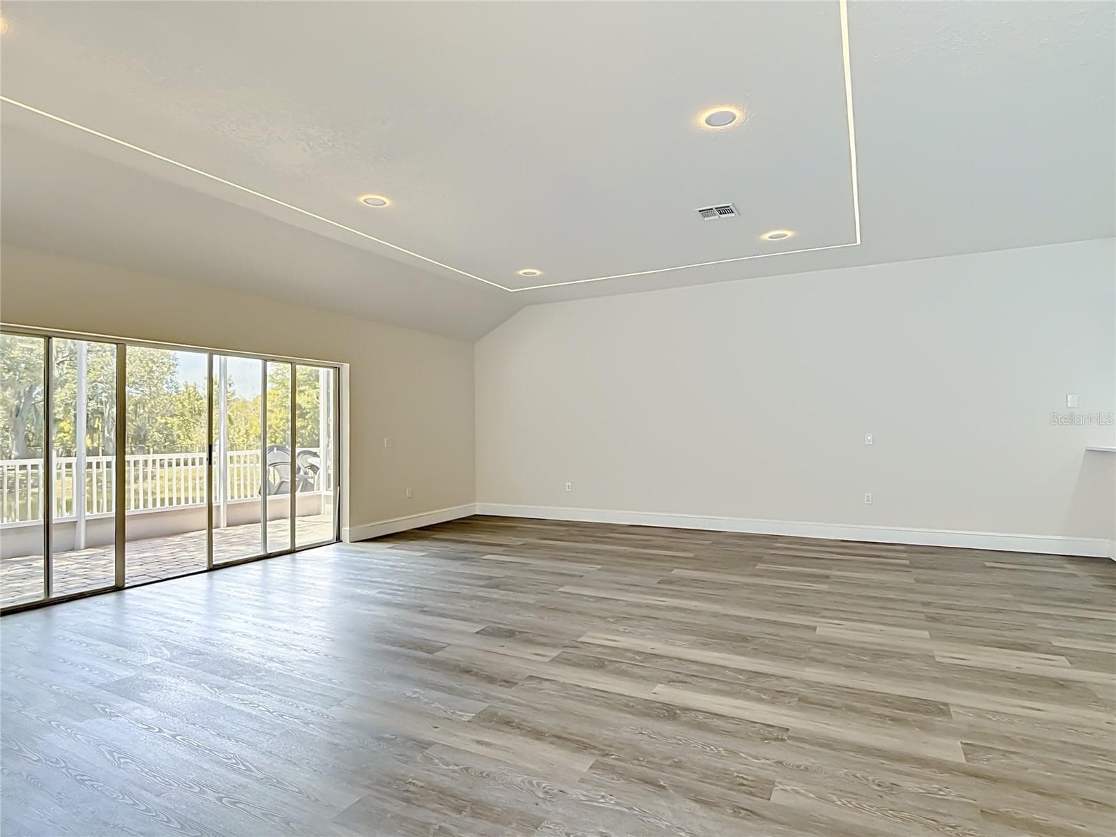 Townhouse at 1008 UNIVERSAL REST PL, KISSIMMEE, photo 4 of 34