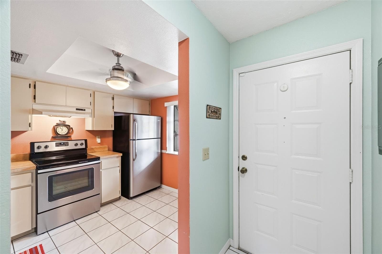 Upon entering the Kitchen is on your right. - 7612 OAKMONT LN, NEW PORT RICHEY