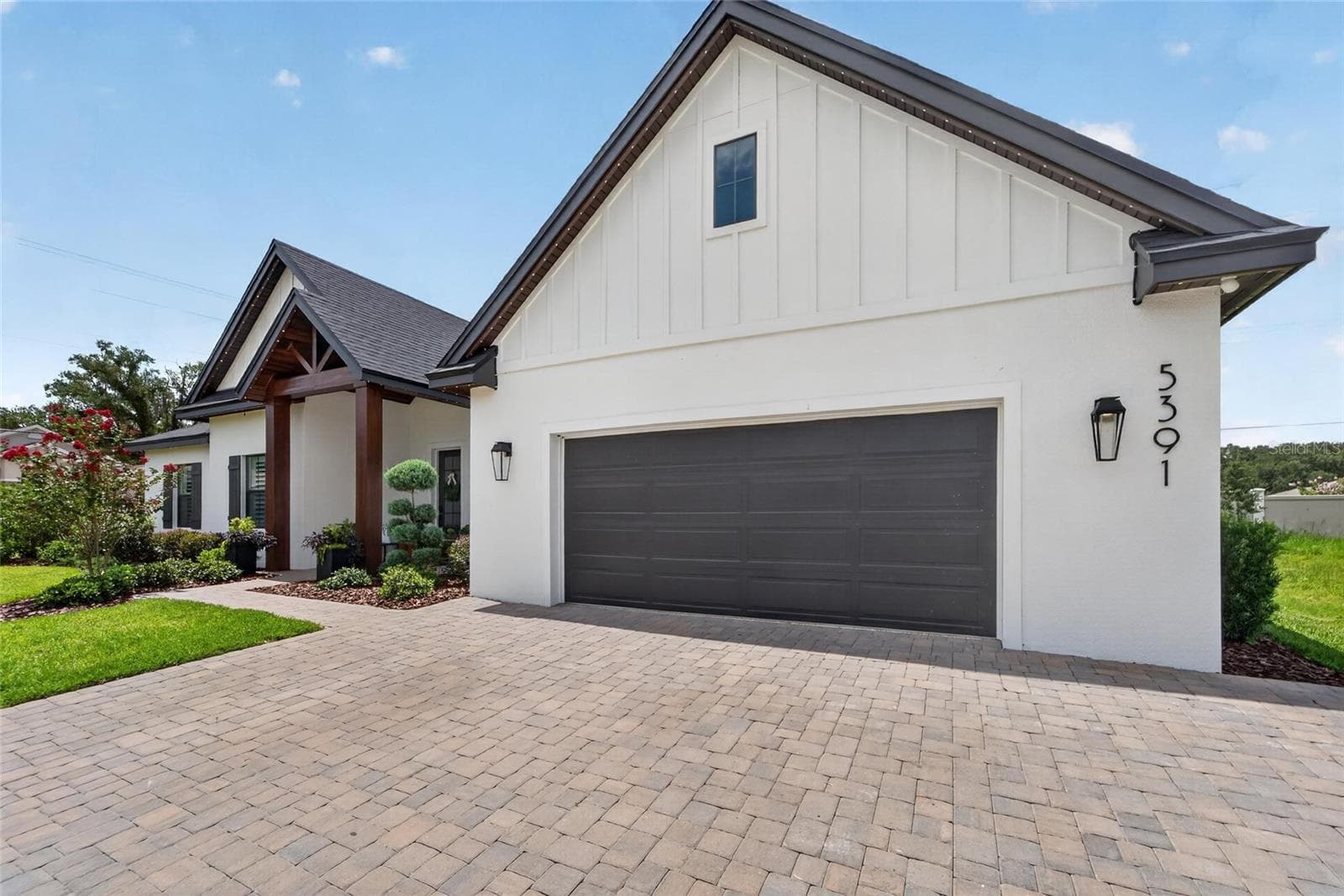 Single Family Residence at 5391 CLUBHOUSE HILLS LN, LAKELAND, photo 3 of 79