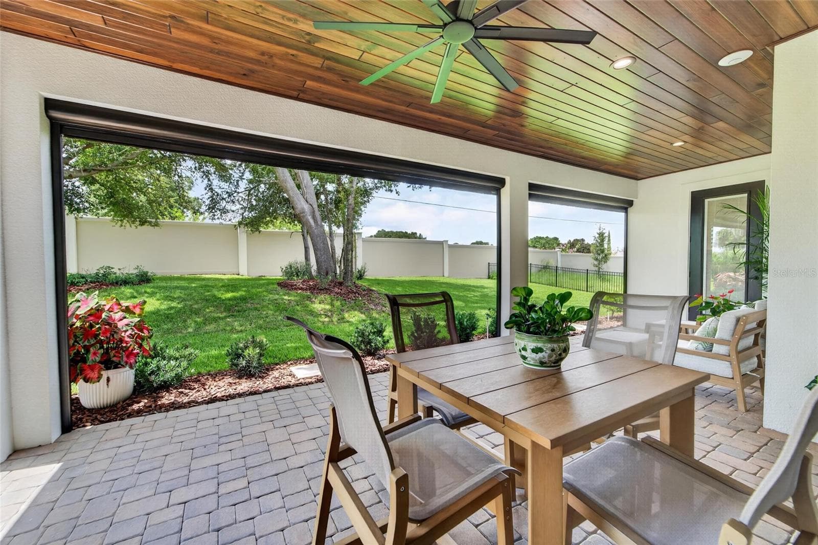 Single Family Residence at 5391 CLUBHOUSE HILLS LN, LAKELAND, photo 4 of 79