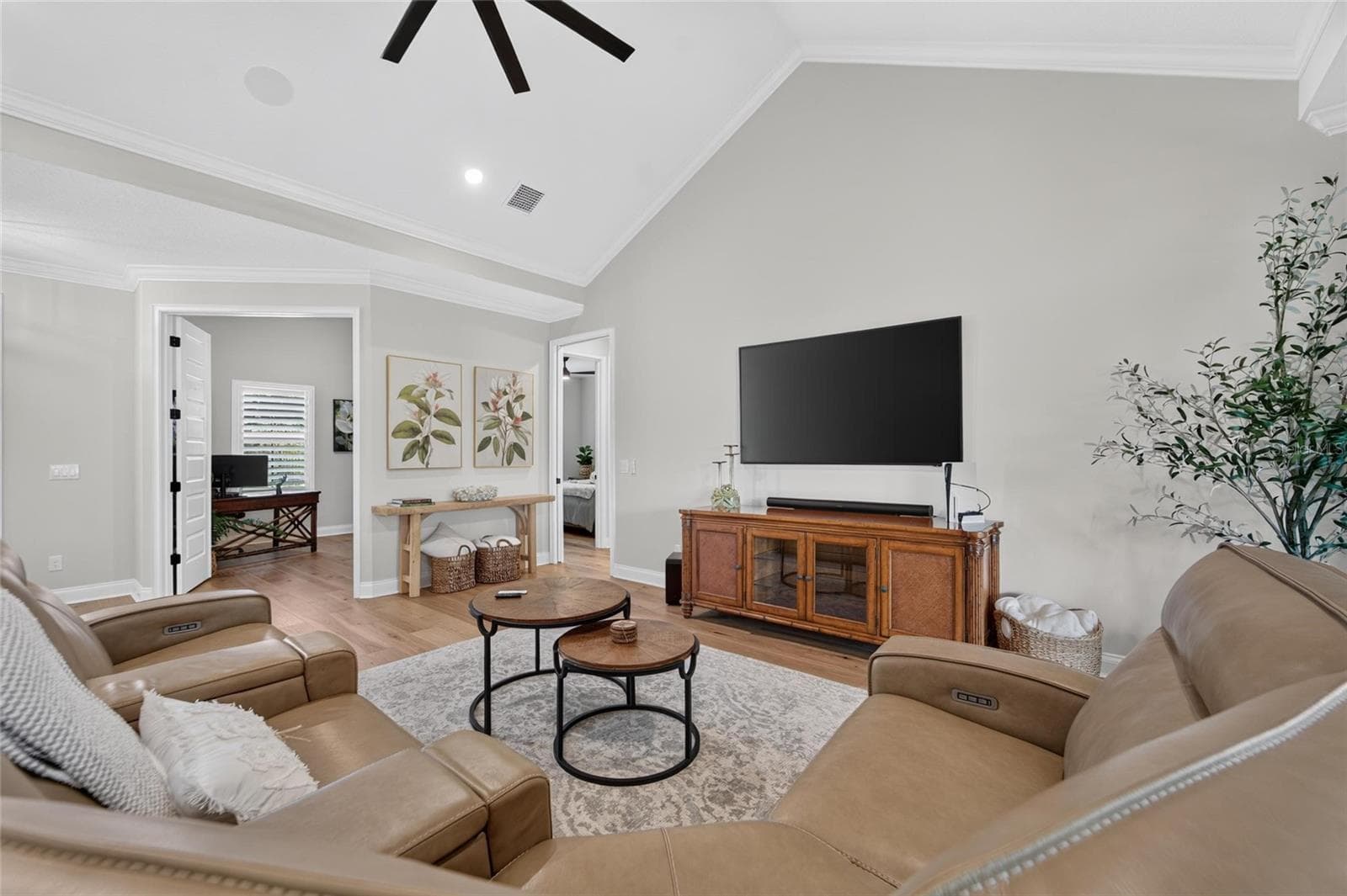 Single Family Residence at 5391 CLUBHOUSE HILLS LN, LAKELAND, photo 13 of 79