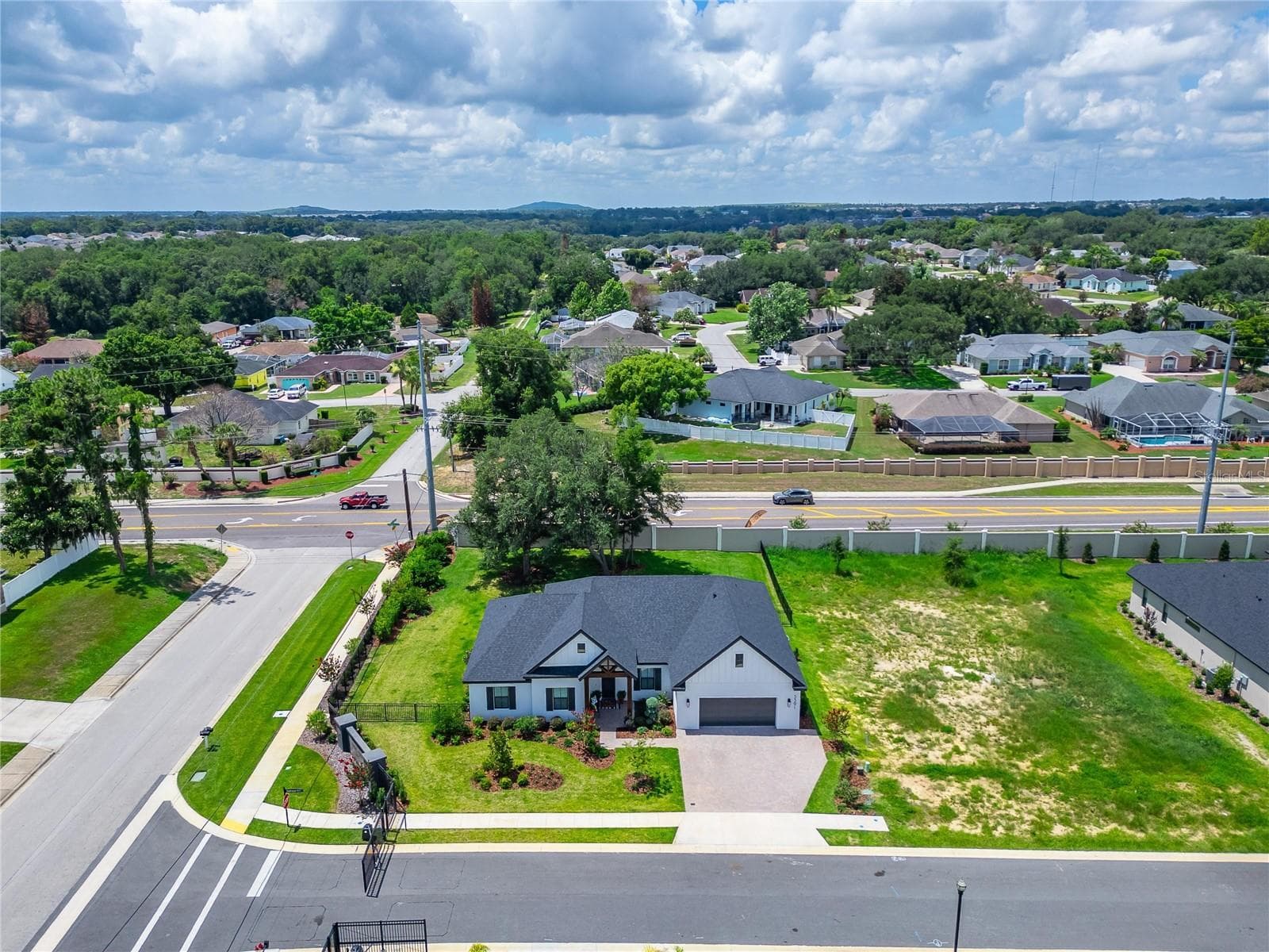 Single Family Residence at 5391 CLUBHOUSE HILLS LN, LAKELAND, photo 67 of 79