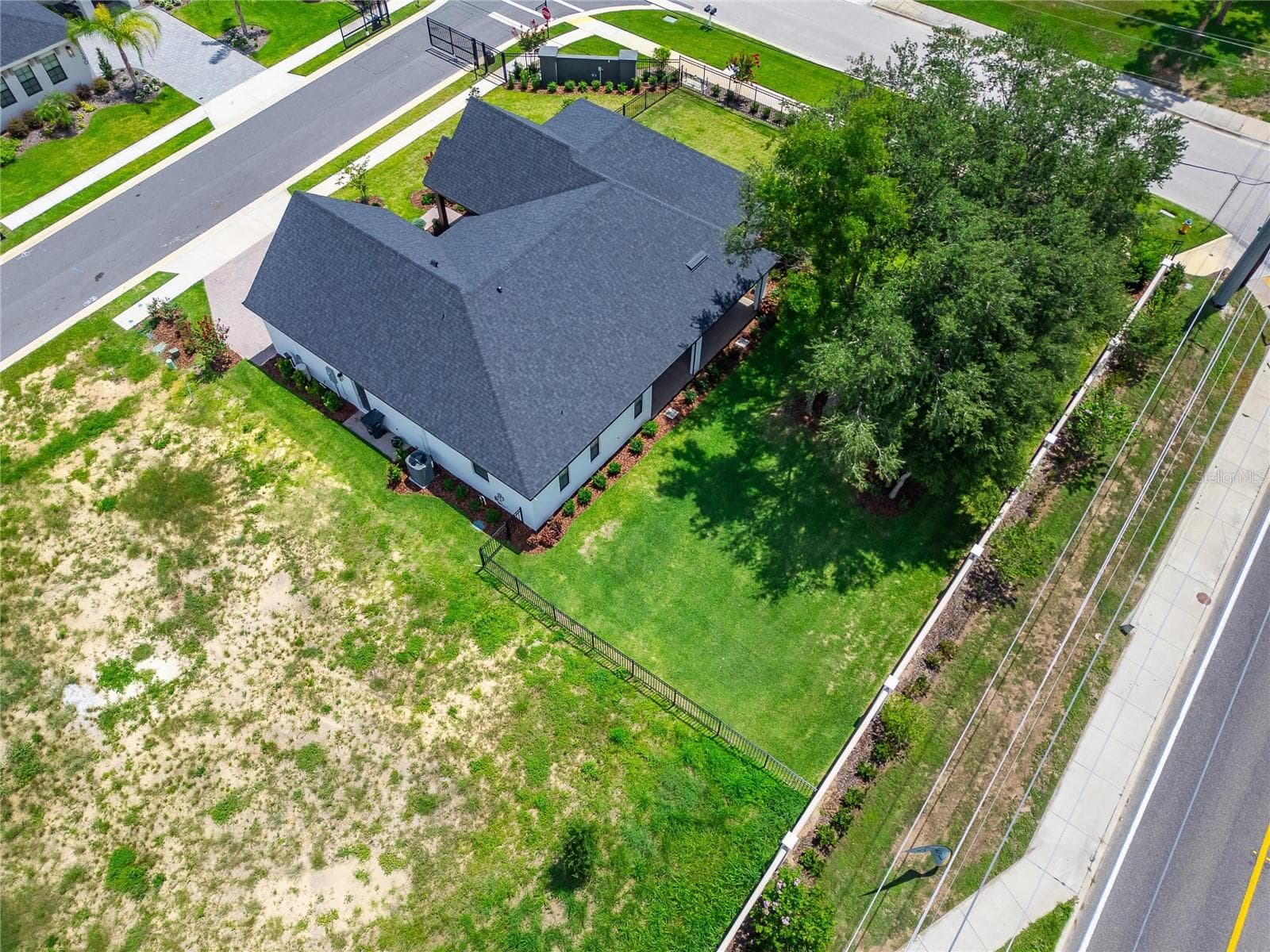 Single Family Residence at 5391 CLUBHOUSE HILLS LN, LAKELAND, photo 78 of 79