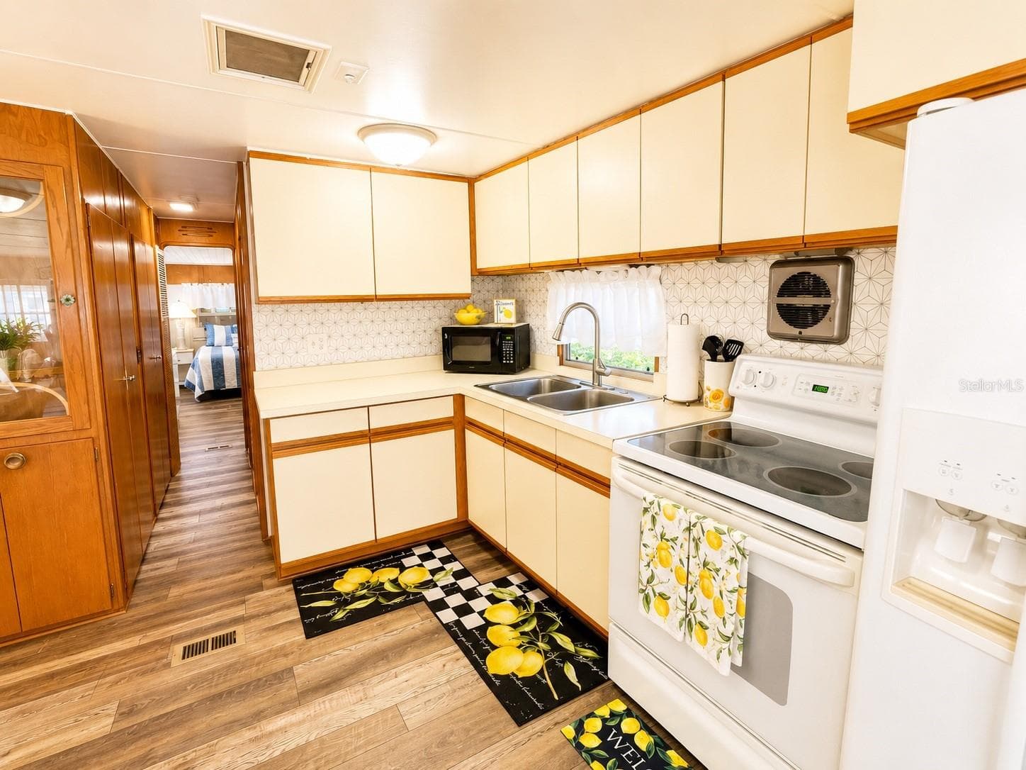 Mobile Home at 1912 IOWA AVE, BRADENTON, photo 14 of 38