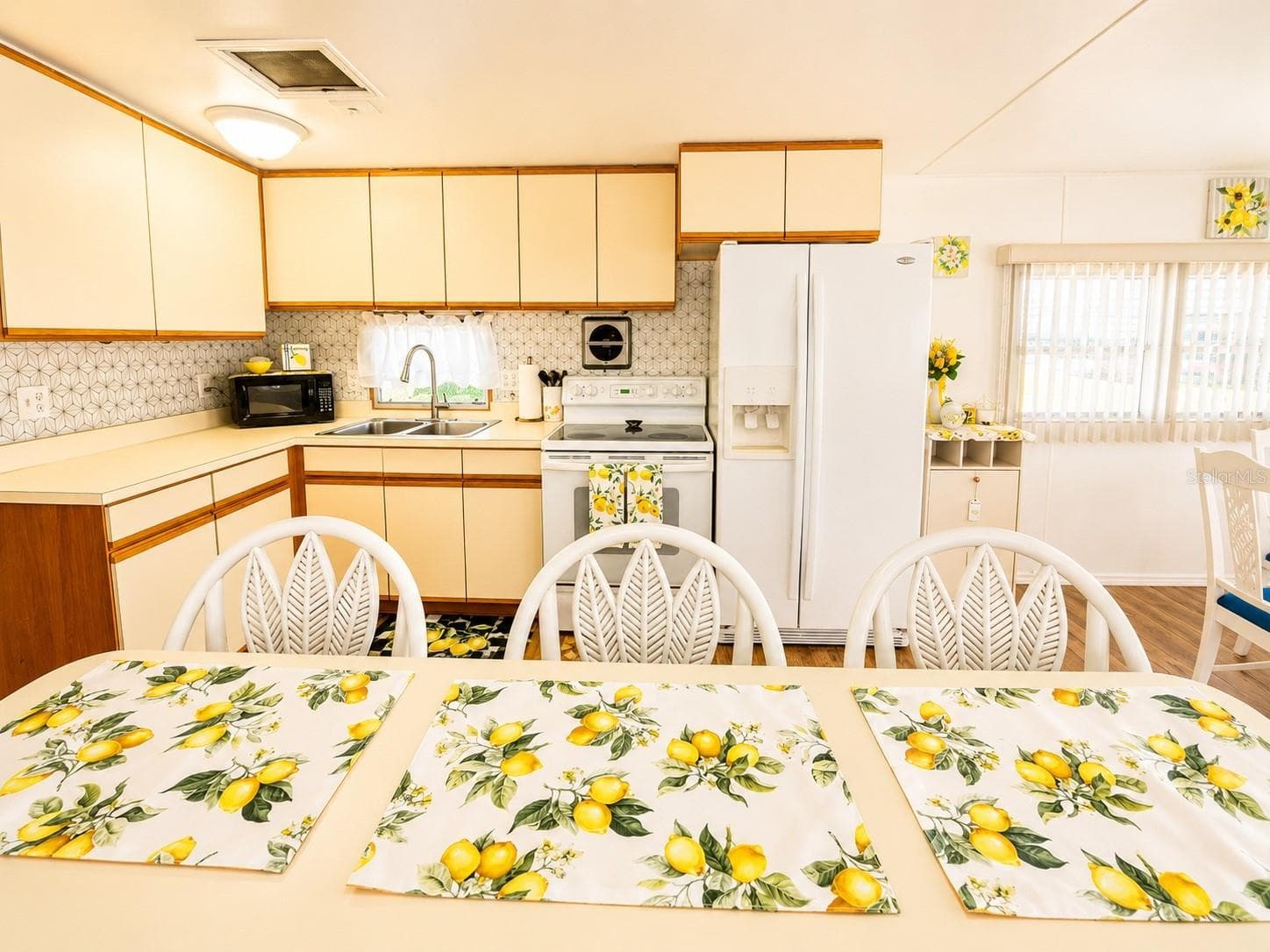 Mobile Home at 1912 IOWA AVE, BRADENTON, photo 19 of 38