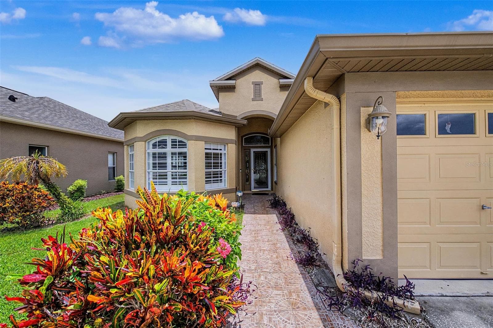 Single Family Residence at 2811 RAVENDALE LN, HOLIDAY, photo 2 of 35