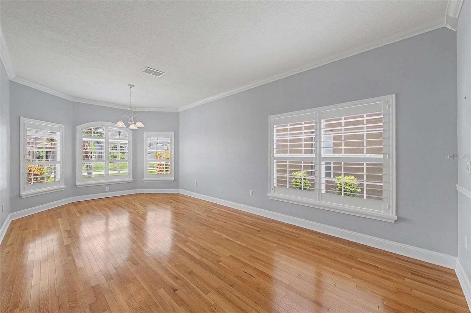 new plantation shutters - 2811 RAVENDALE LN, HOLIDAY