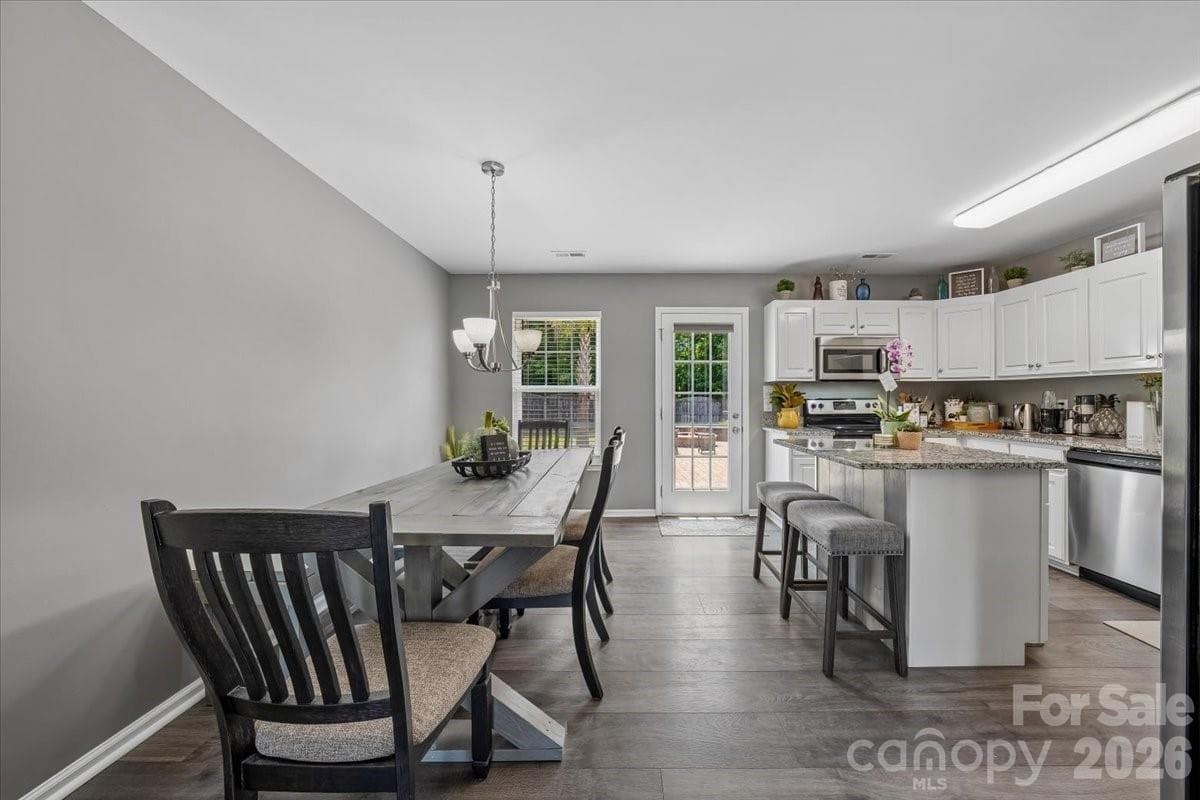 Single Family Residence at 5071 Sedgefield Drive, Lancaster, photo 7 of 24