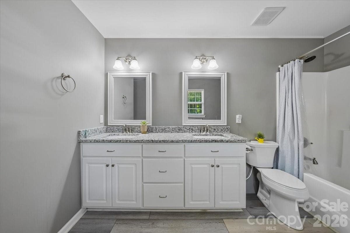 Primary bath - 5071 Sedgefield Drive, Lancaster