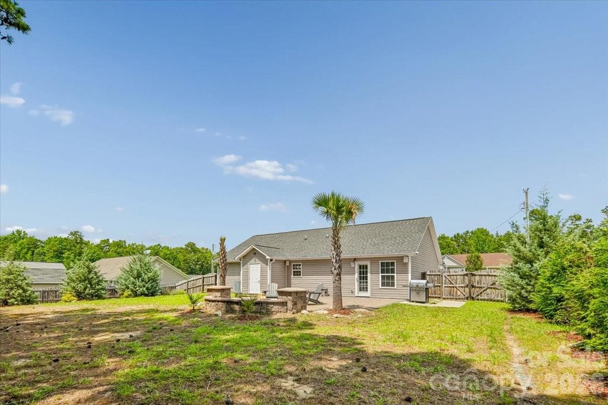 Single Family Residence at 5071 Sedgefield Drive, Lancaster, photo 23 of 24