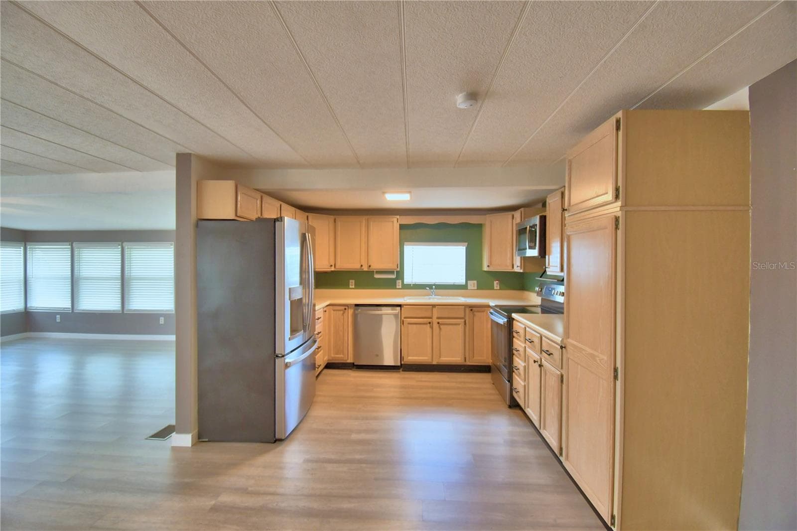 Mobile Home at 111 PARADISE LN, AUBURNDALE, photo 15 of 50