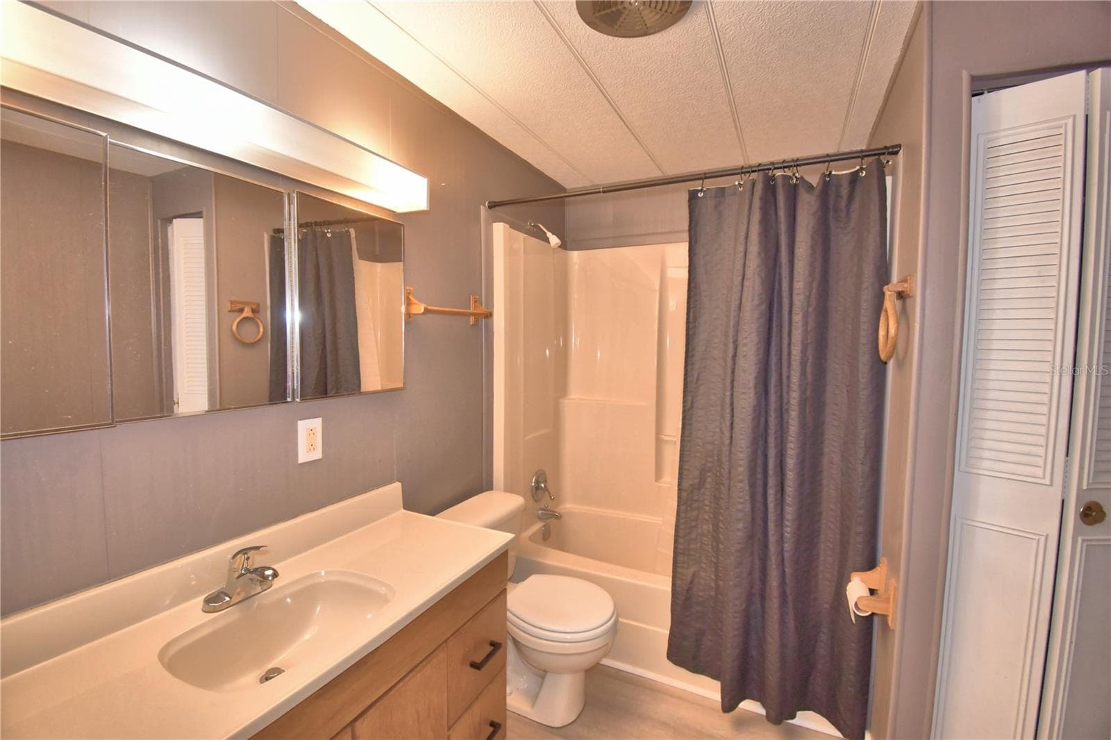 Mobile Home at 111 PARADISE LN, AUBURNDALE, photo 30 of 50